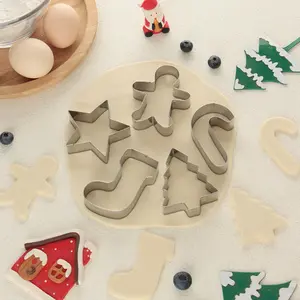 Christmas Themed Cookie Cutter, Stainless Steel Cookie Cutter, Universal DIY Baking Tool for Cake, Chocolate, Cookie, Pastry