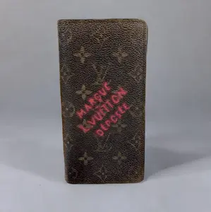 Pre-owned Louis Vuitton As Seen On Screen As Seen On Screen M260 LE Marque L Vuitton Dèposèe Wallet️ $1499
