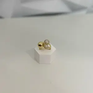 Anillo de balines con detalles es en sirconias blancas size 7