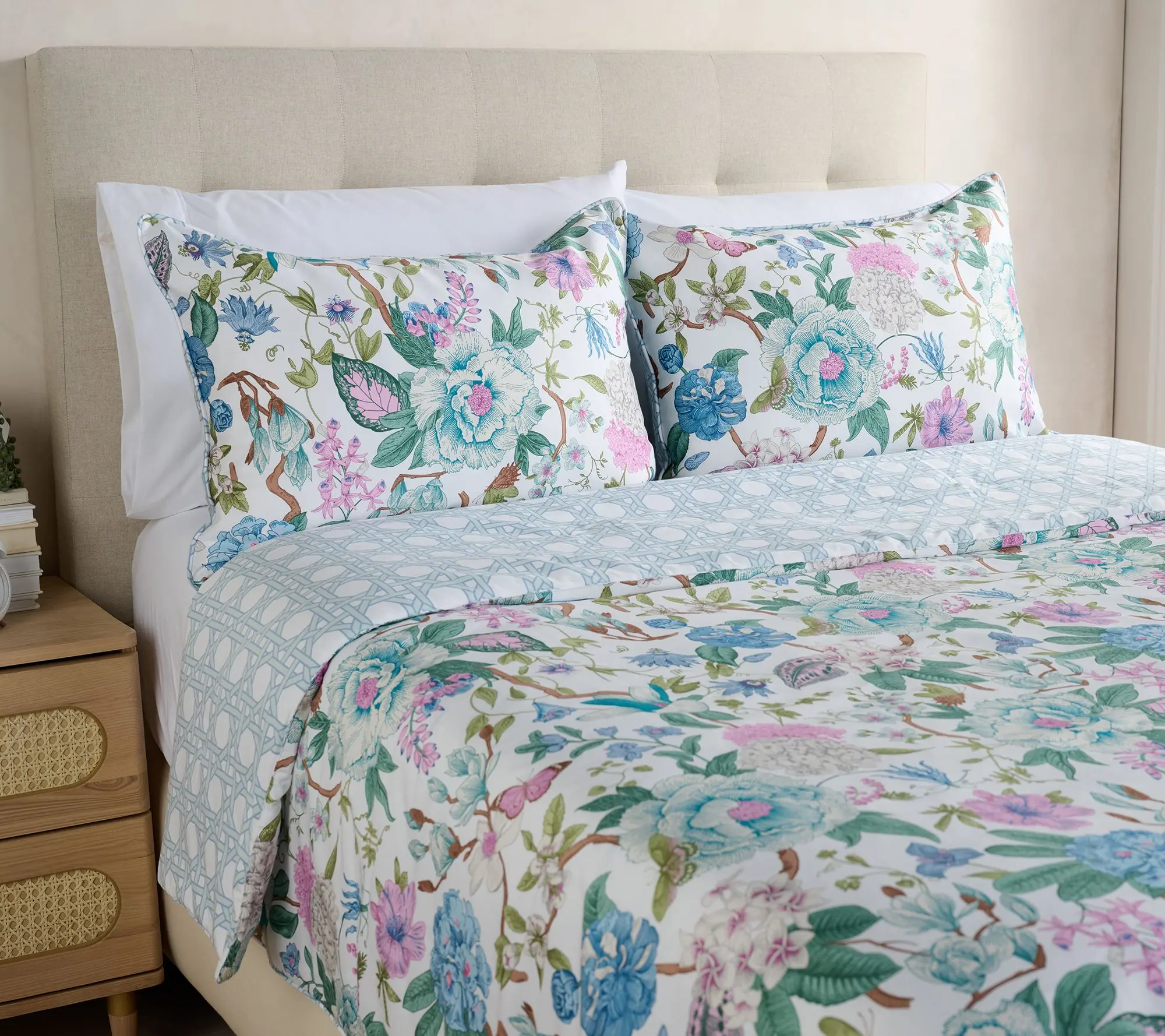 Mrs. H by Dee Hilfger 100% Cotton Comforter & Sham Set- Queen
