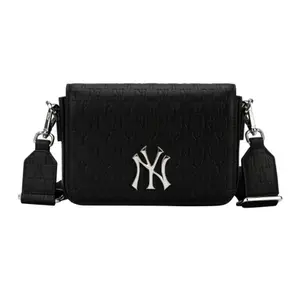 MLB Vintage Monogram NY Yankees Logo Flip-Top Cotton Shoulder Bag for Men and Women in Black