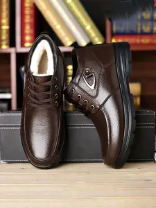 Fashionable Men's Snow Boots, Stylish Winter Footwear, Comfortable and Warm, Perfect for Cold Weather, Trendy Mens Shoes