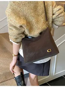 Women's Fashion Chain Decorated Shoulder Bag, Casual Solid Color Underarm Bag for Daily Used, Trendy All-match Commuter Bag