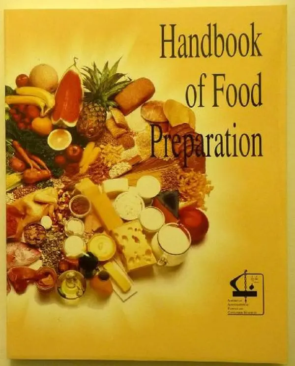 USED-Handbook of Food Preparation by American Home Economics Association. Food and Nutrition Section. Terminology Committee (Paperback)