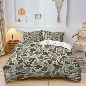 Stylish Camouflage Duvet Cover Set, Nature-Inspired Bedding Set with Dog and Bird Silhouettes, Soft and Cozy Fabric, Decorative Duvet Cover, Ideal for Outdoor-Themed Bedroom Decor, Contains 1 duvet cover, 1 or 2 pillowcases (without filling)