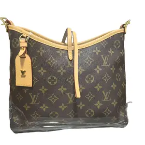 Pre-owned france Clutches & Wristlets LV Carryall (Small)（SZ H06362）