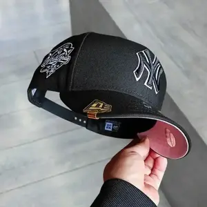 New Era New York Yankees 9FORTY A-Frame Snapback Hat – White Crown Red Brim – Adjustable MLB Baseball Cap – Streetwear Unisex Summer Edition