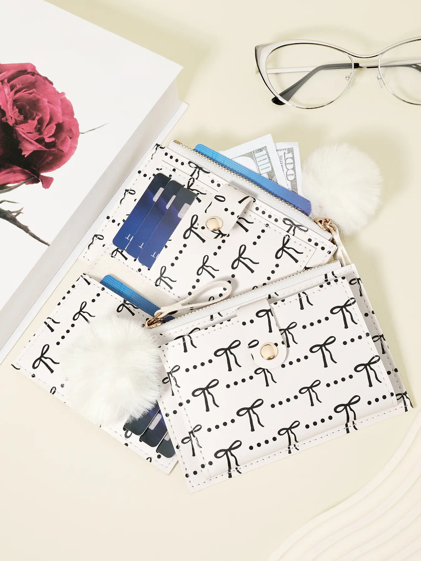 High quality credit card storage bag Adorned with a Delicate Pom pom, stylish and minimalist short double stack wallet, lightweight portable small credit card holder and notepad