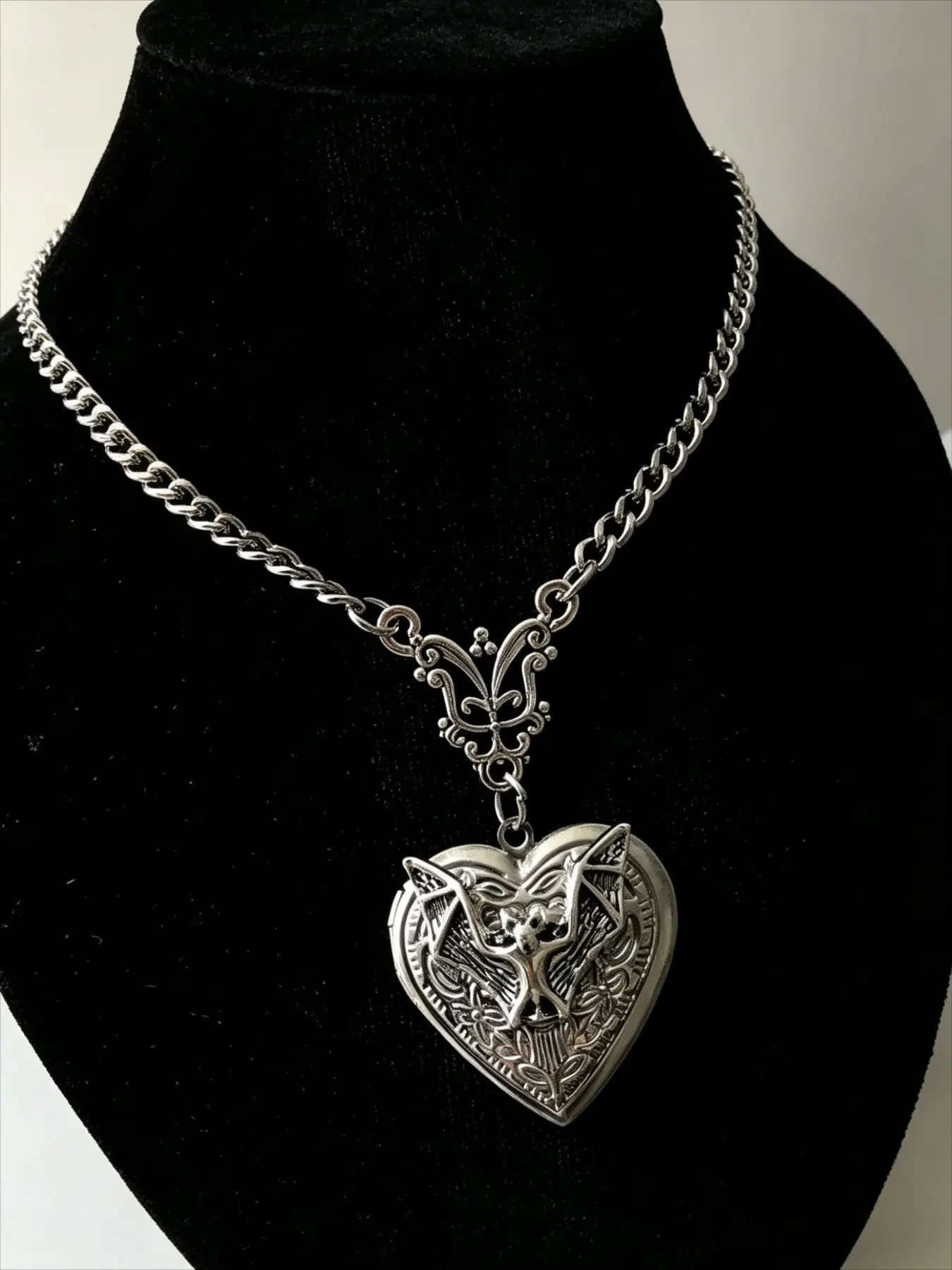 Gothic Heart Shaped Pendant Necklace, Vintage Creative Alloy Necklace for Party, Daily Decor, Trendy All-match & Exquisite Gothic Witch Jewelry for Birthday Gift