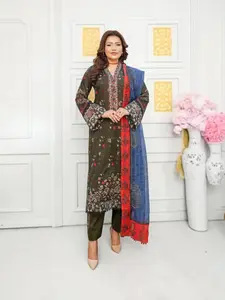 Pakistani Cotton Salwar Kameez, Cultural Wear for Women