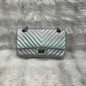 Pre-owned CHANEL Calfskin Shoulder Bags Iridescent Chevron Lambskin 2.55 Shoulder Bag xiaotang20260308024