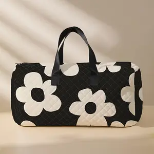 1pc Large Capacity Quilted Floral Print Polyester Travel Duffel Bag - Overnight Tote with Shoe Storage, Portable Shoulder Crossbody Sporty Gym Bag for Yoga, Fashionable Luggage, Sporty Gym Bags