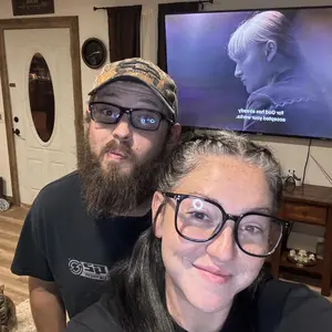 Product Review of New 6 in 1 Selfie Stick With Fill Light, 67" Phone Tripod & Wireless Remote Page Turner,Bluetooth Camera Video Recording Remote,Music Control, for iPhone ,iPad ,iOS,Android from S**y