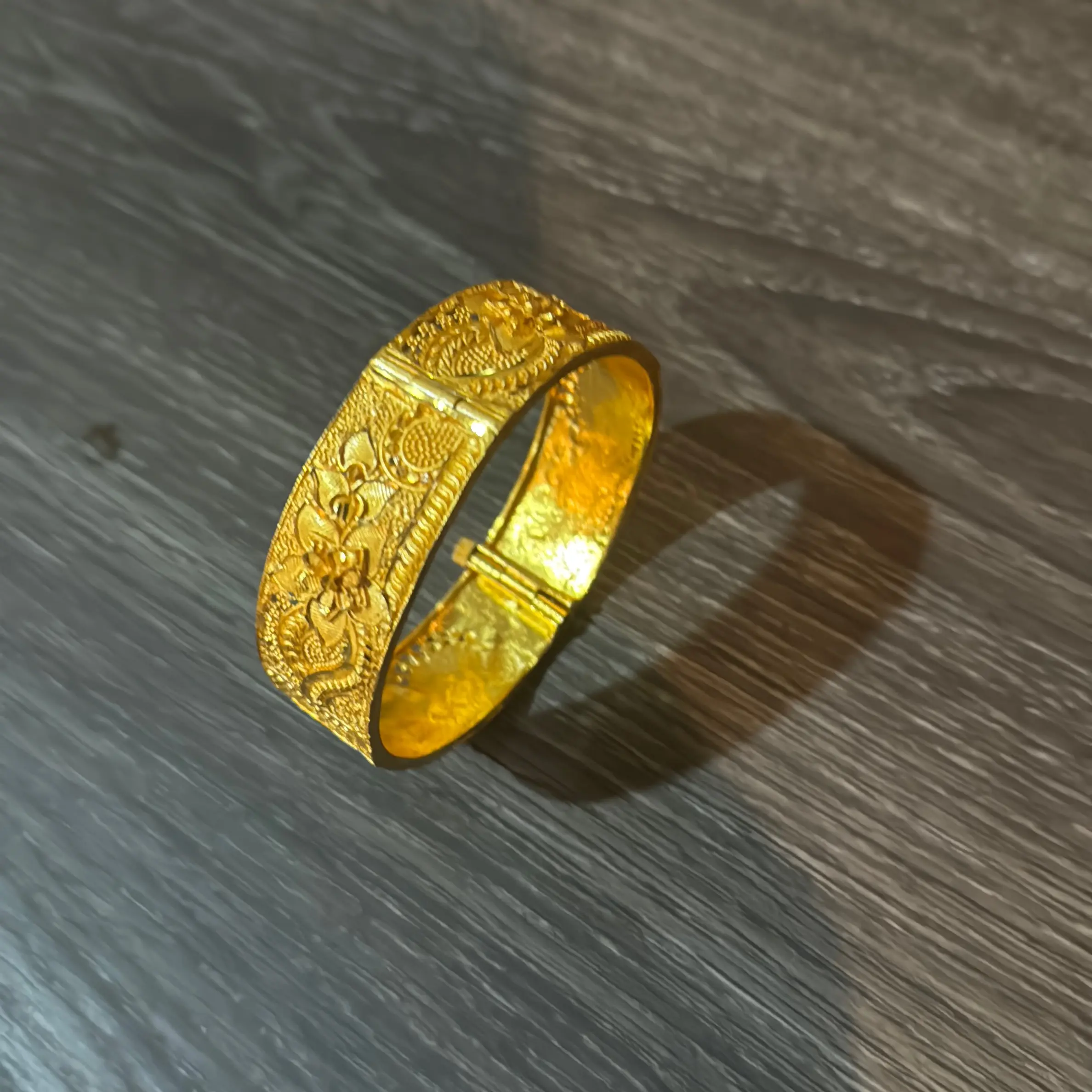 Gold plated Chura Bangle with Screw Female