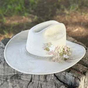 Womens Cowgirl Hat Elegant Western Style Bride Cowgirl Hat with Floral Decoration and Sparkling Rhinestone