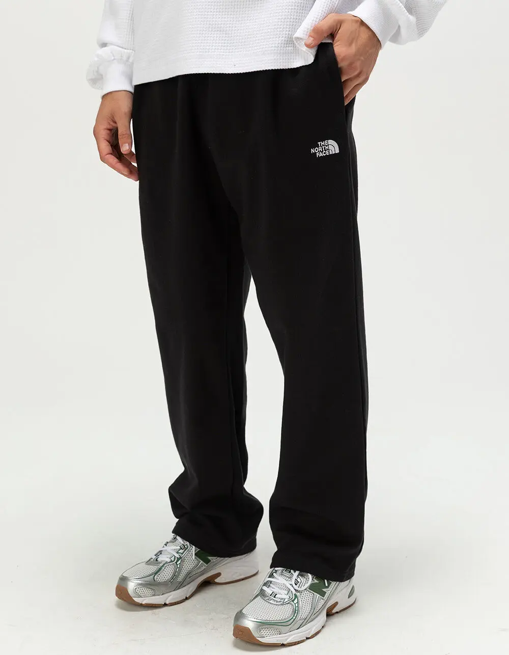 THE NORTH FACE Evolution Straight Leg Mens Sweatpants THE NORTH FACE Evolution Straight Leg Mens Sweatpants