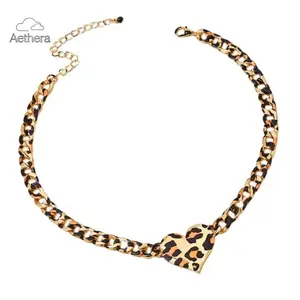 Aethera Retro Leopard Heart Pendant Necklace Adjustable Length for Women Vintage Alloy Chain 33+7cm Rust Resistant Fashion Accessory