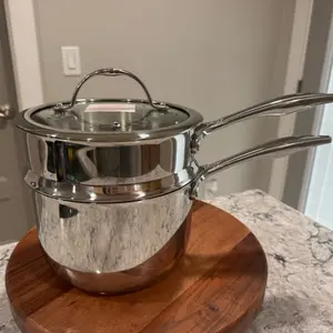 Olla para baño Maria. Una olla capacidad de 2.75Qt La segunda capacidad de 1.75qt