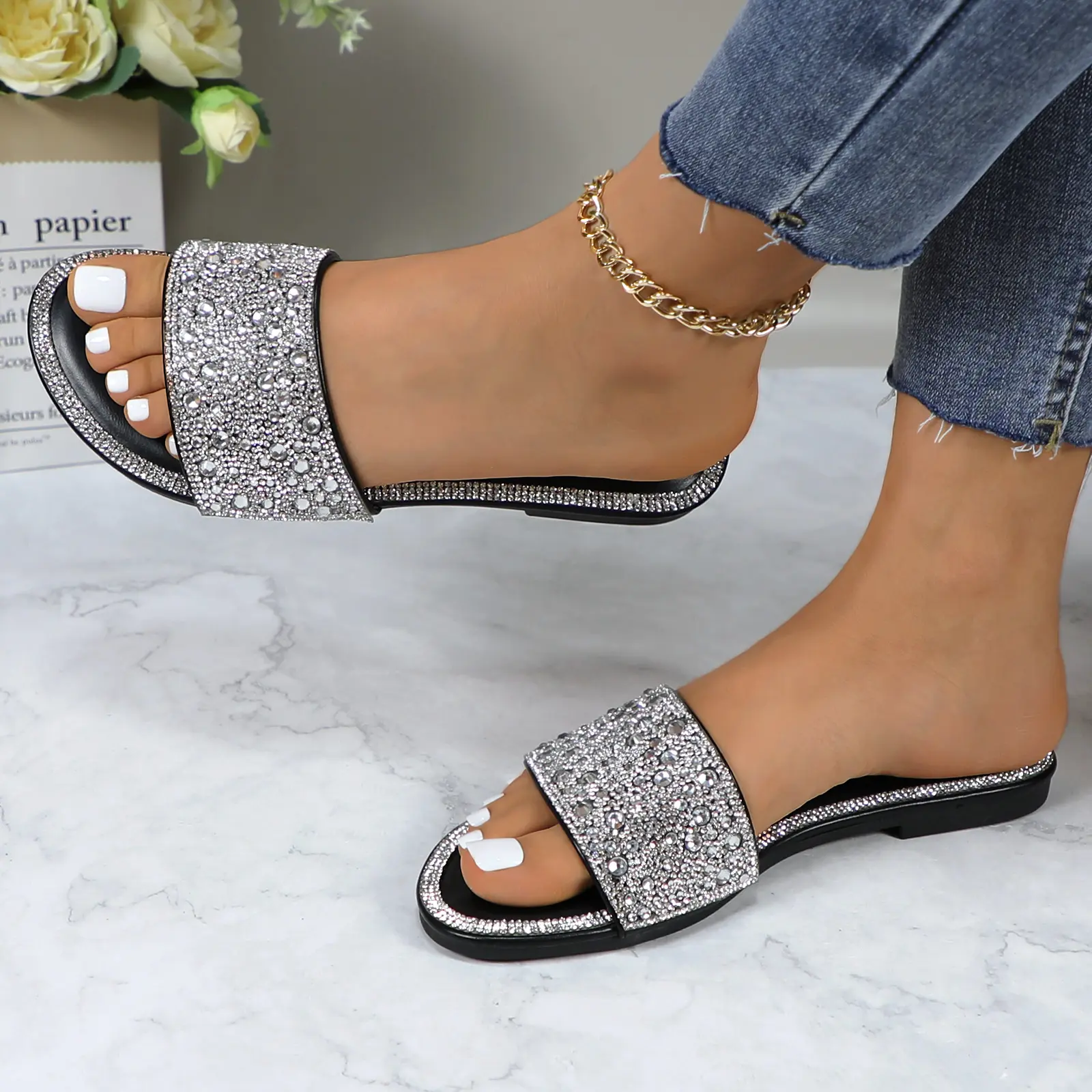 Women's Flat Sandals Fashion Sparkly Glitter Rhinestone Decorated Breathable Open Toe Slides Girl Comfortable Slip On Summer Casaul Dress Shoes Footwear for Wedding Party Daily Wear stylish classy dressy essential