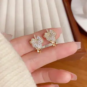 LisiZen Korean Japanese Fashion Minimalist Full Diamond Maple Leaf Clip-on Earrings Exquisite Light Luxury Versatile Design Clip-on Earrings Jewelry for No Pierced Ears DZEH5026
