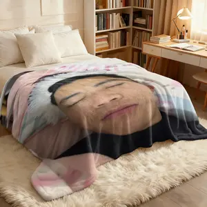 Asian Face Blanket, Fun Gift for Asian Lovers, Comfortable Noodle Blanket for Boys Girls, Unique Food Theme Blanket, Classic Style