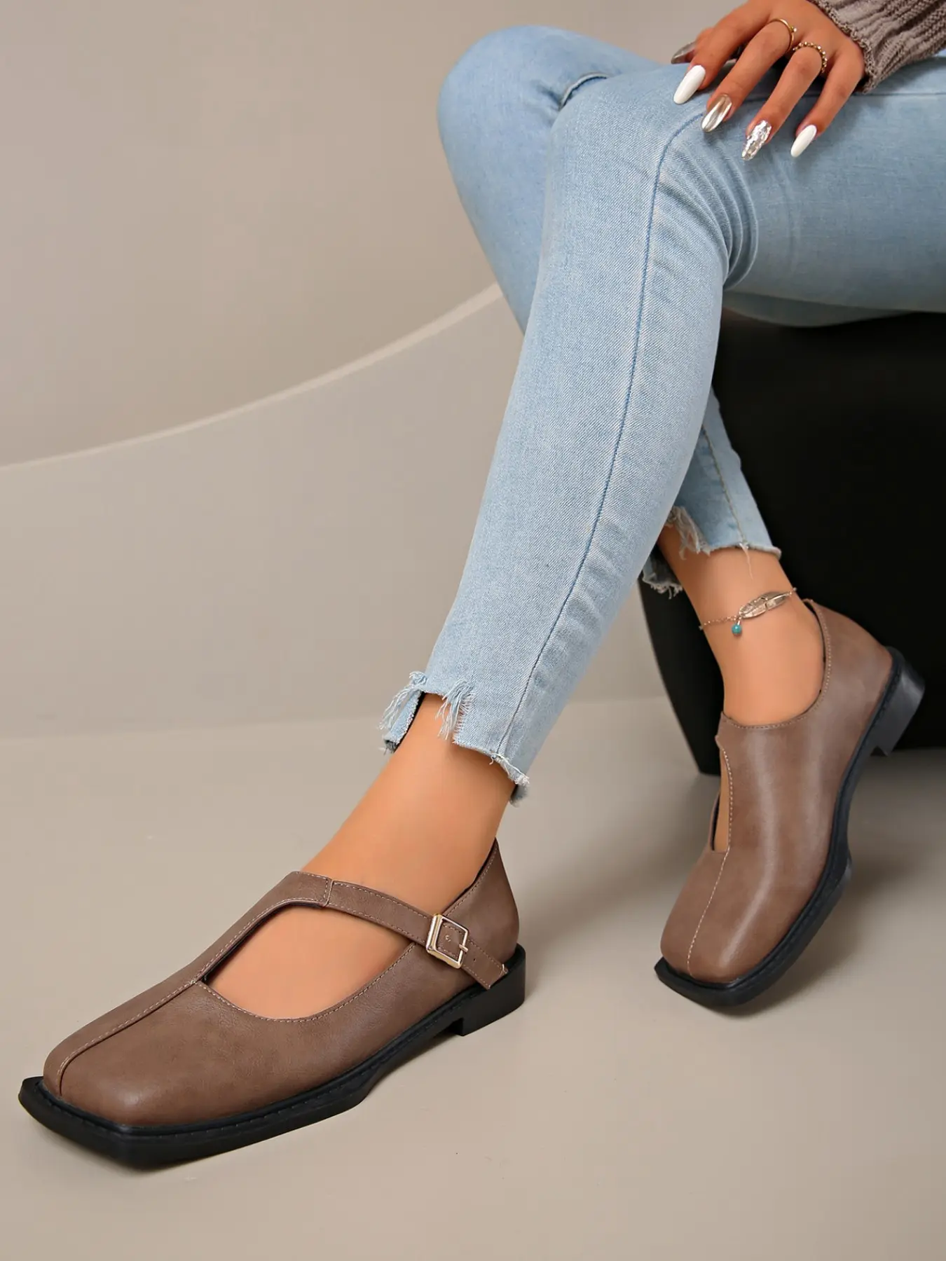 Solid color retro square toe flat sole for women, hollowed out design, comfortable and breathable, metal buckle strap fashionable shallow mouth sole, versatile commuting women's shoes for daily use, Office Shoes