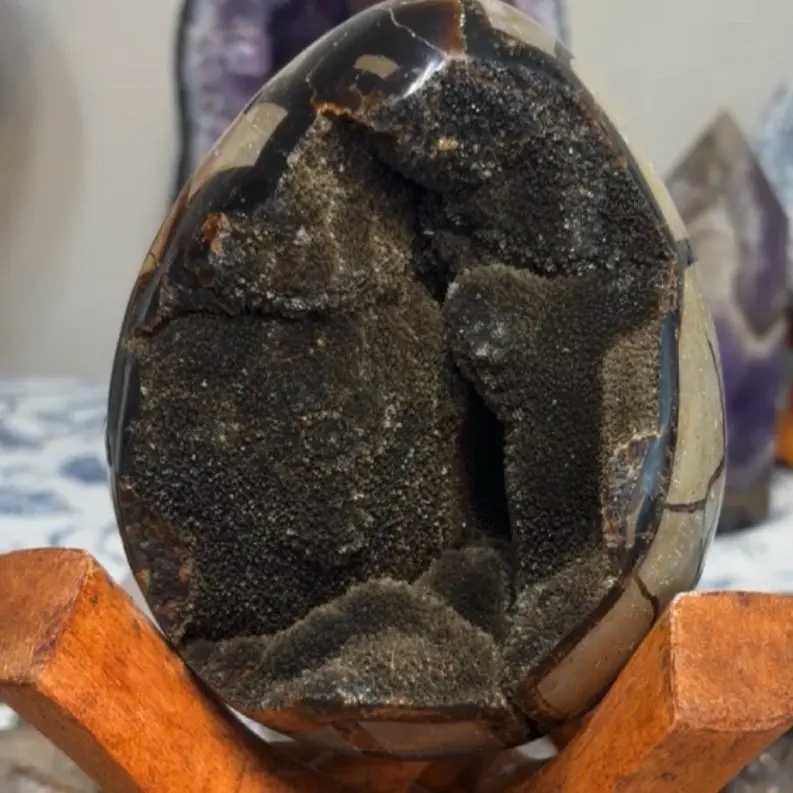 Septarian (Dino) egg with crystalized yolk