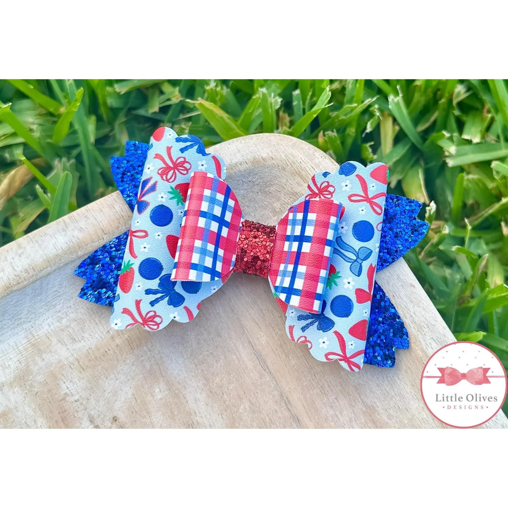 STRAWBERRIES BLUEBERRIES & BOWS BOW