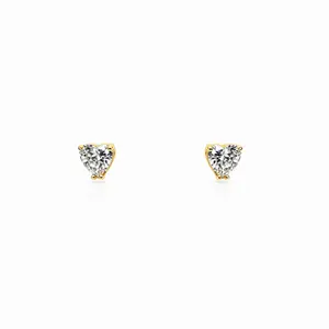 70.  Heart Studs/ laminado 14k