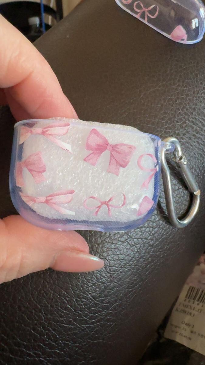 Item: Transparent, Airpods 4