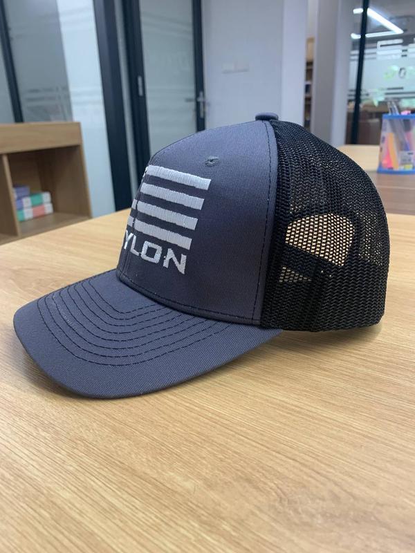 Waylon Jennings Flag Trucker Hat – Outlaw Country Snapback Cap with Winged W Logo & Striped Embroidery, Retro Mesh Back for Men & Women