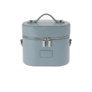 ETOILE COLLECTIVE Oval Toiletry Case in Robin Blue