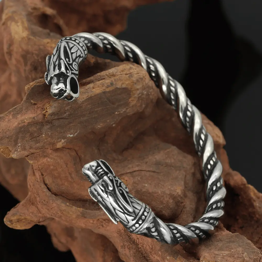 GTHIC Detailed Dragon Head Beast Stainless Steel Bracelet For Men Birthdat Gifts Daily Wear