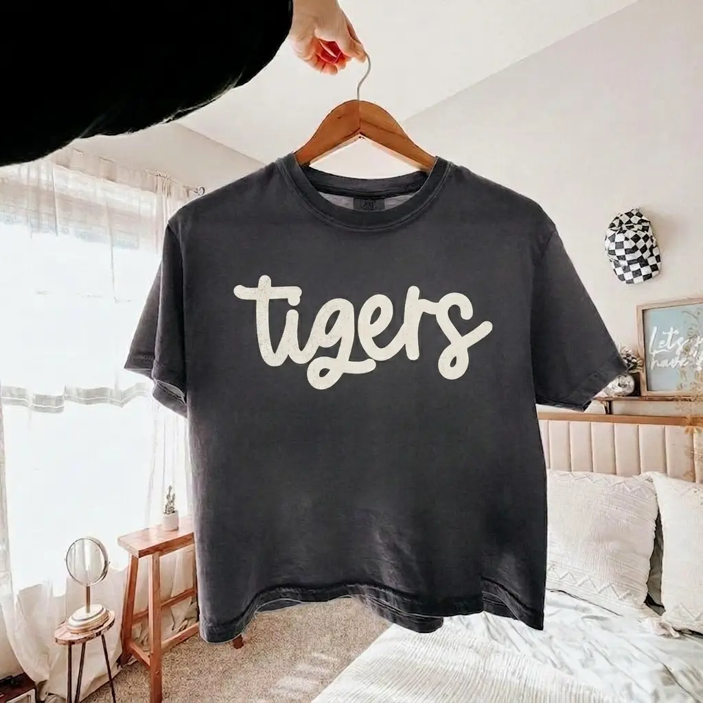 Tigers Boxy Tee, Tiger Cropped T Shirt, Game Day Shirt, Mascot Boxy Tee, Women's College Sweatshirt, School Fan Outfit, Coquette Apparel, Flowers Preppy Fall Clothes, Dopamine Women Clothing Gift