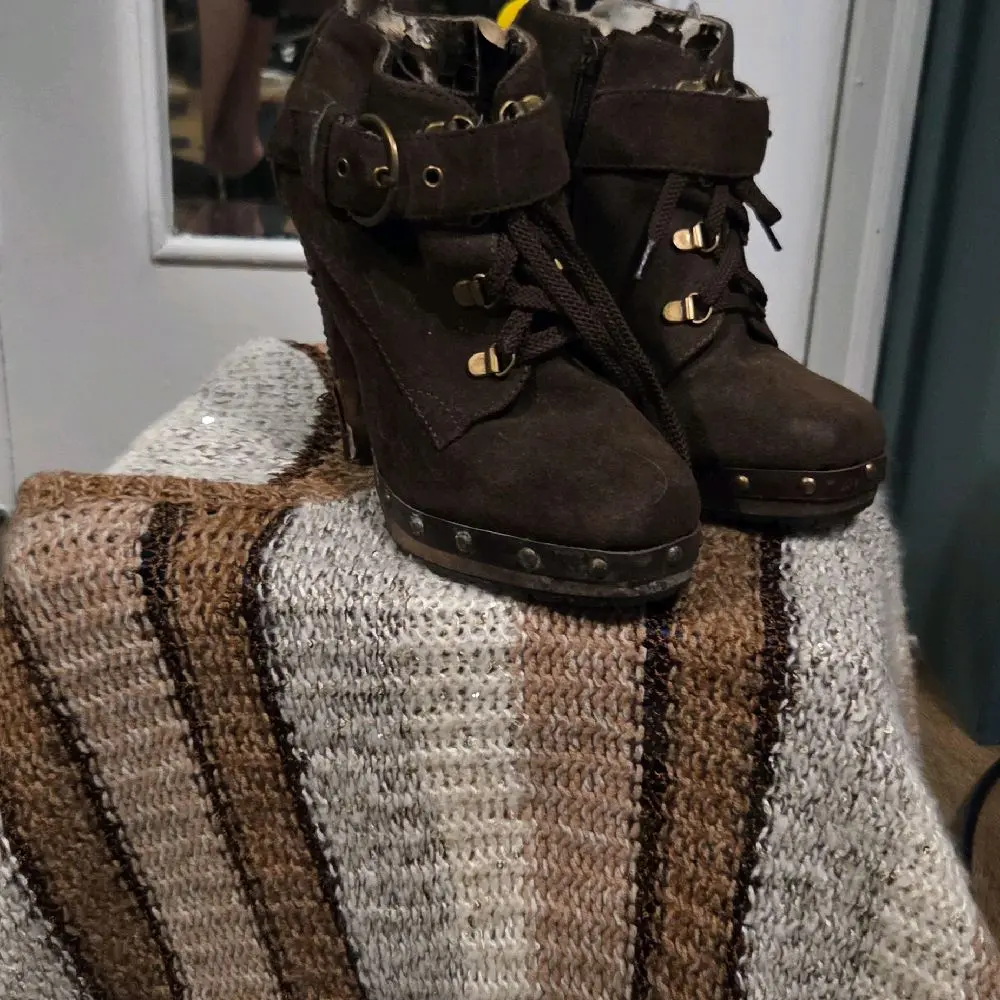 Colin Stuart Brown Suede Lace-Up Heeled Ankle Boots with Gold Studs and Comfortable Wedge Heel