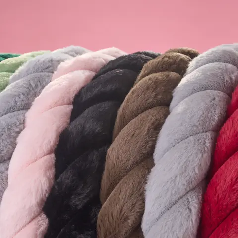 Carbella Twisted Fur Steering Wheel Cover, Soft Plush Fluffy Comfort, Fits Standard Wheels 14.5-15.5 Inches
