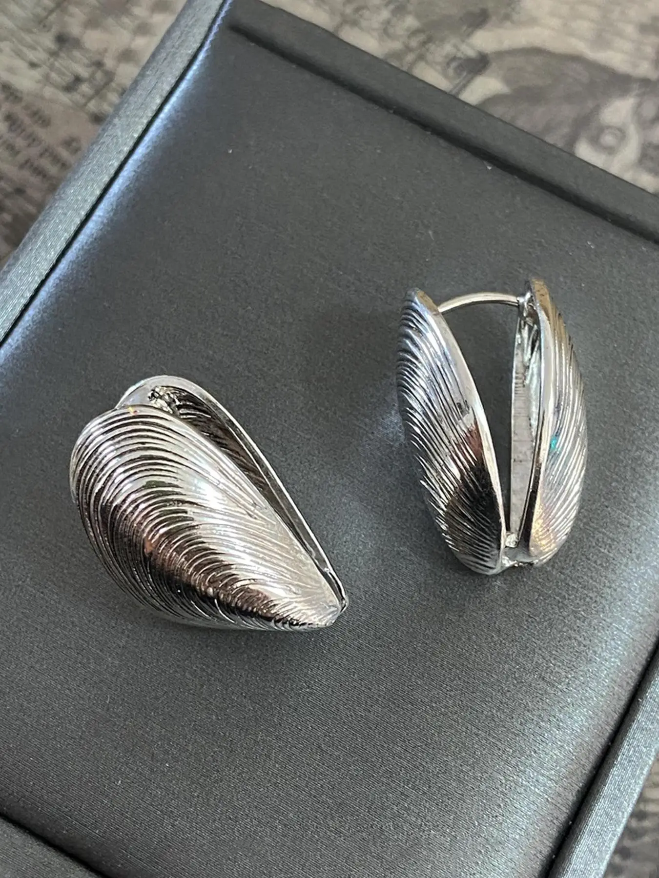 Vintage Creative Shell Design Hoop Earrings, Fashionable Jewelry for Women, Trendy All-match & Exquisite Jewelry for Birthday Gift