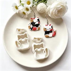 4pcs Mini Polymer Clay Cutters Shaped Like Cats Wearing Scarves, Ideal for Making Jewelry and Earrings, These Mini Cat Shaped Molds Can Be Used to Create Decorations for Festive Occasions, Enhancing Personal Charm, Flower shape clay mold