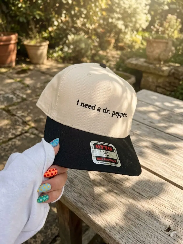 I NEED A DR. PEPPER HAT – CLASSIC CREAM & BLACK DESIGN, MID PROFILE COMFORTABLE FIT FOR EVERYDAY WEAR