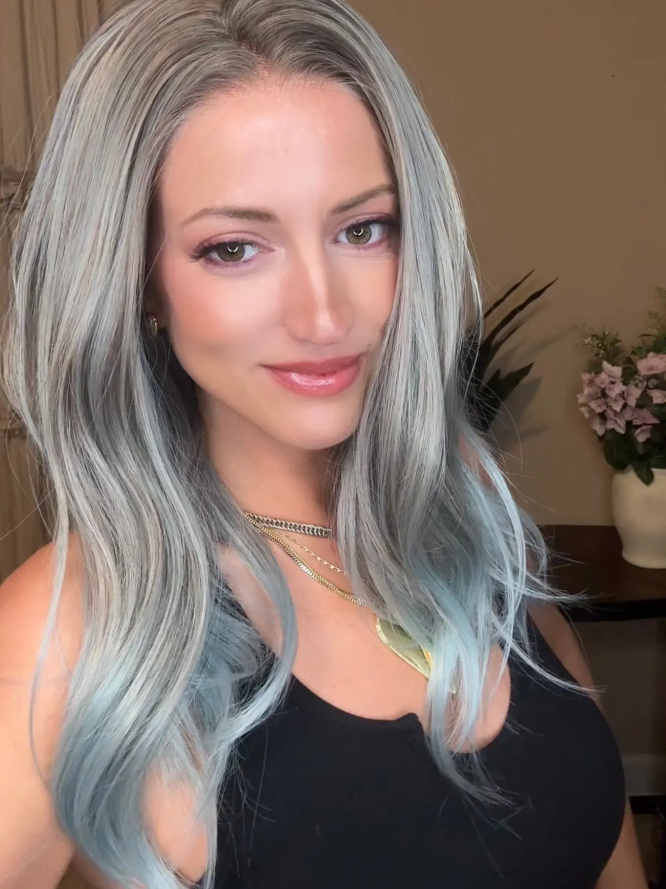 MACA BAKA Ivy Iced Cyan Ombre Highlight Lace Front Wig with Scandinavian Hairline Low Density 14 Inches Short Wavy Light Blue HD Synthetic Lace Front Wigs for Women Pre Plucked, Halloween, Female, Balayage Highlight