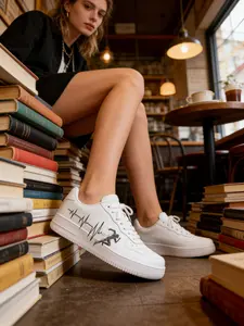 Customizable Pattern Sneakers for Men, Vintage Hong Kong Style, Versatile Casual Shoes, Comfortable and Stylish Footwear