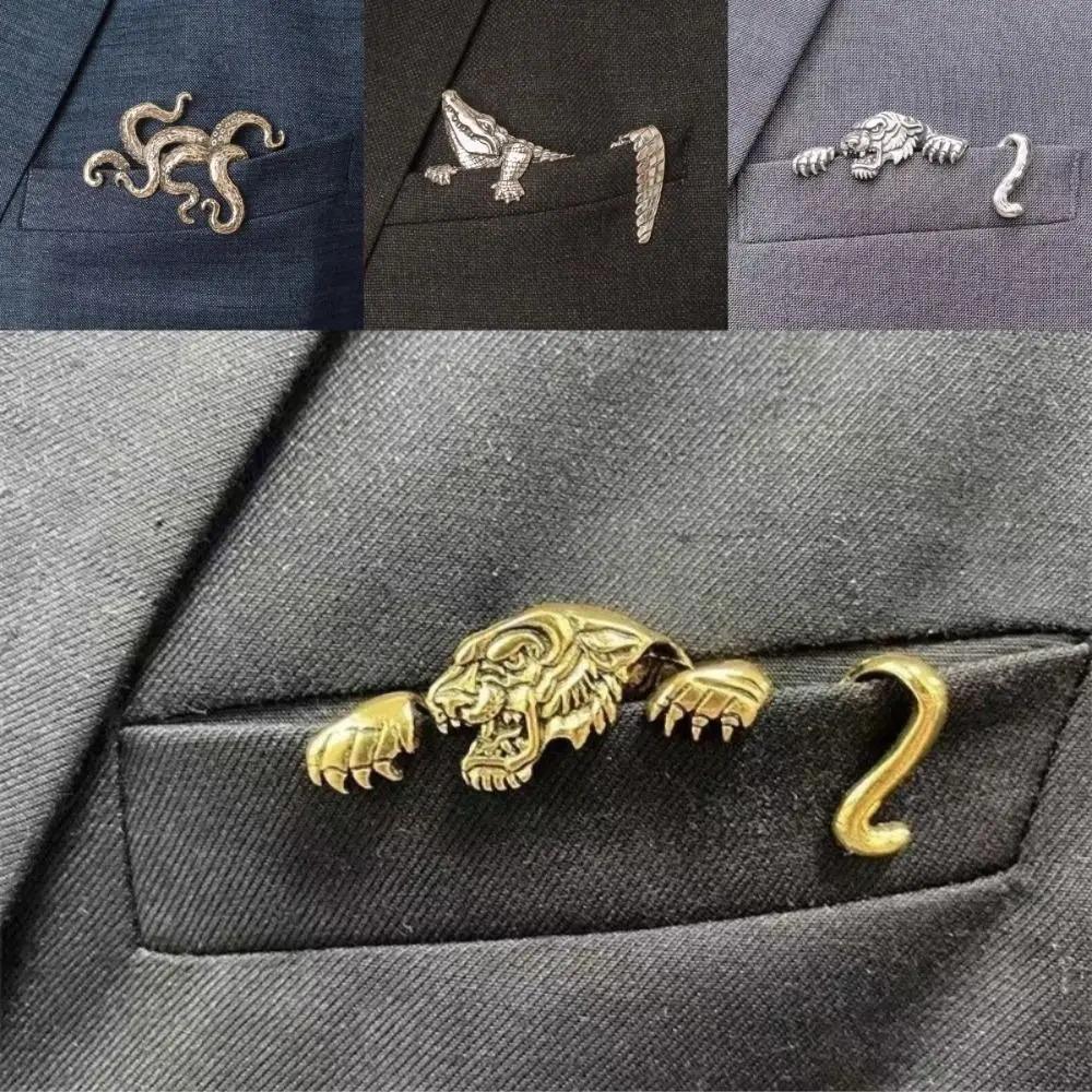 Retro Traditional Animal-Shaped Brooch for Men's Accessories, Heavy-Duty Crocodile Pattern Collar Button Decoration, Punk Fashion Tiger Design