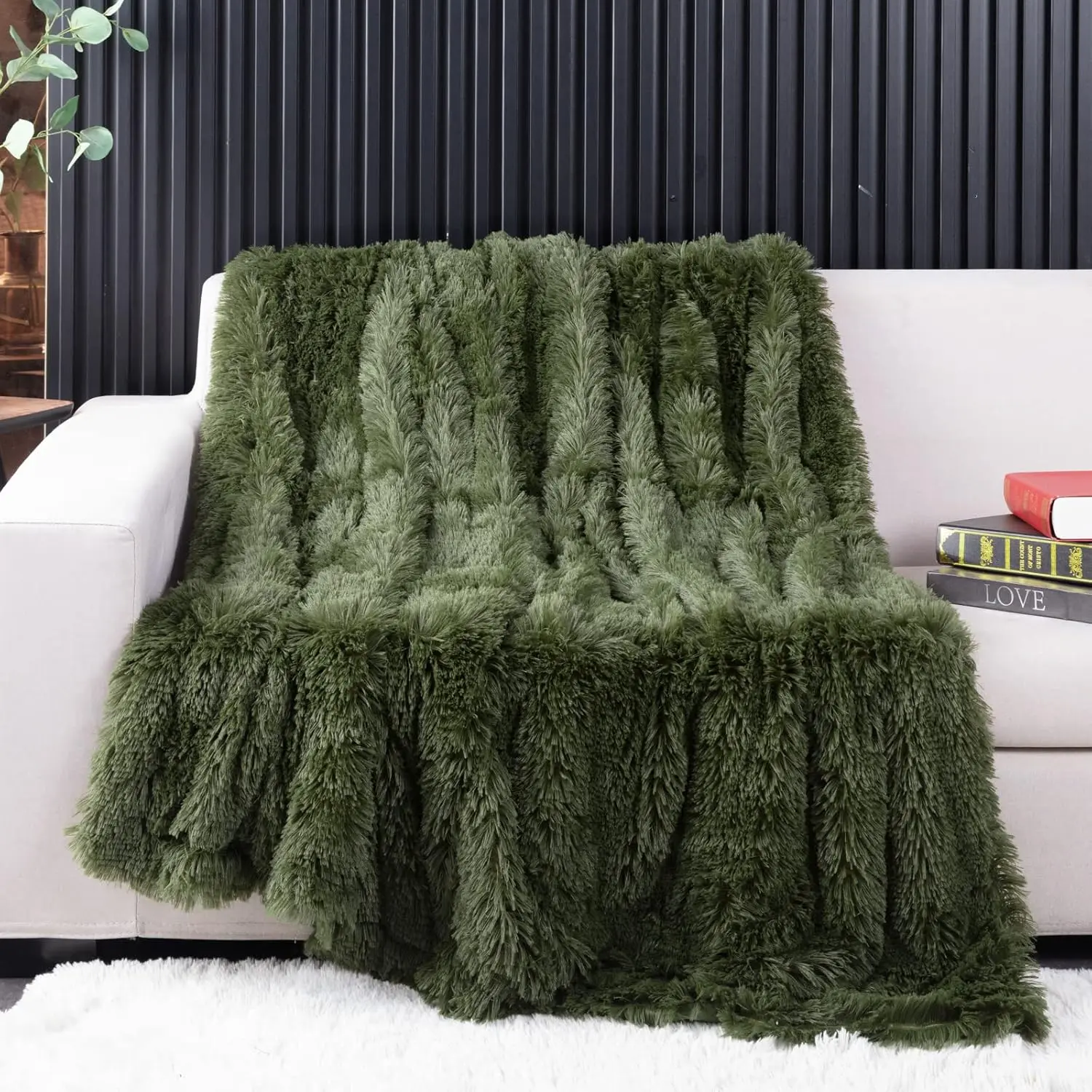 Women's Faux Fur Throw Blanket - 2-Layer, Double-Sided with Velvet Back, Cozy Plush Warm Shaggy for Bed, Camping, Living Room Decor (Cream White, Black, Brown, Gray)