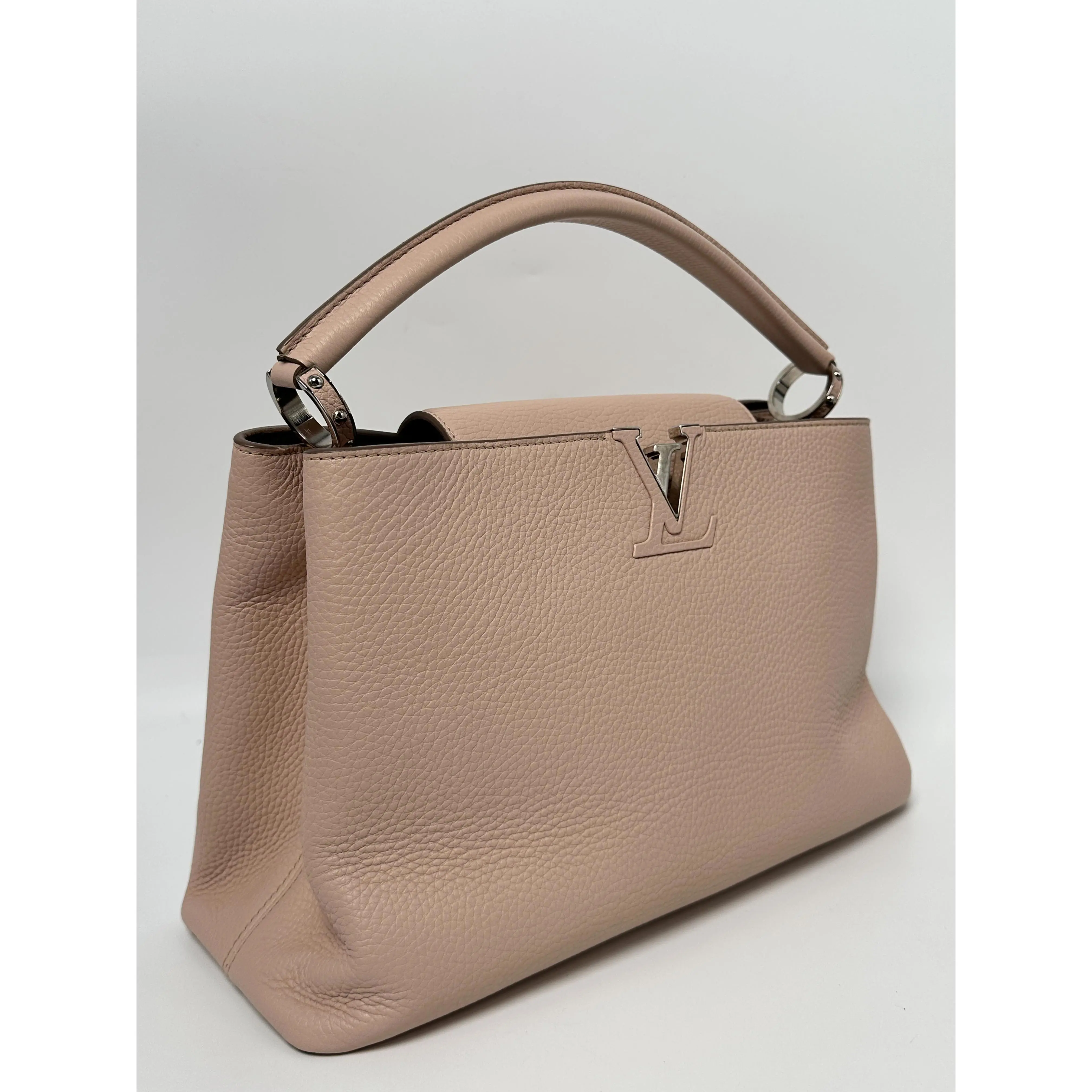 Pre-owned Louis Vuitton leather Top Handle Bags Capucines Pink Top Handle Bag JD753LV