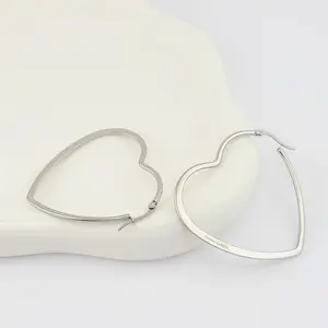 FWJ - STAINLESS STEEL JEWELRY-PLAIN HEART HOOPS