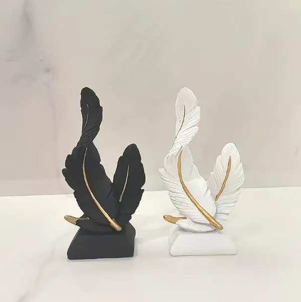Niche High-End Artistic Feather Ornament for Home Decor Living Room Entryway Show Flat New Housewarming & Bedroom Versatile Artistry
