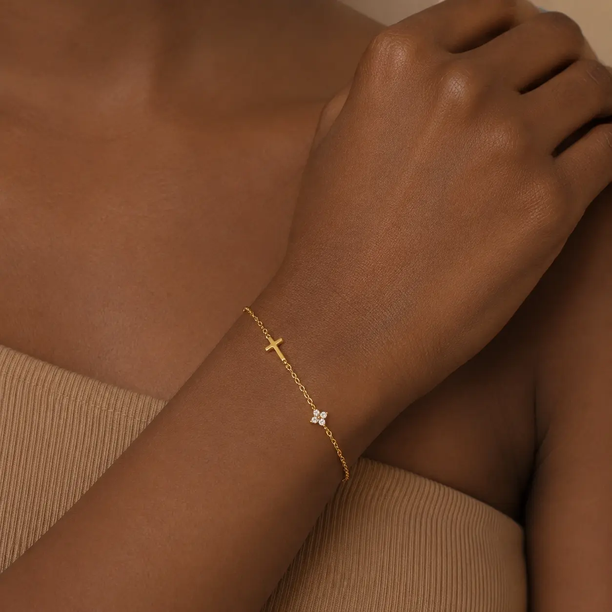 Tewiky Female Gold Cross Bracelet, Sparkling CZ Flower Charm Adjustable Chain Jewelry, Minimalist Faith Piece for Church, Religious Celebrations, Minimalist Outfits, Gift Ideas