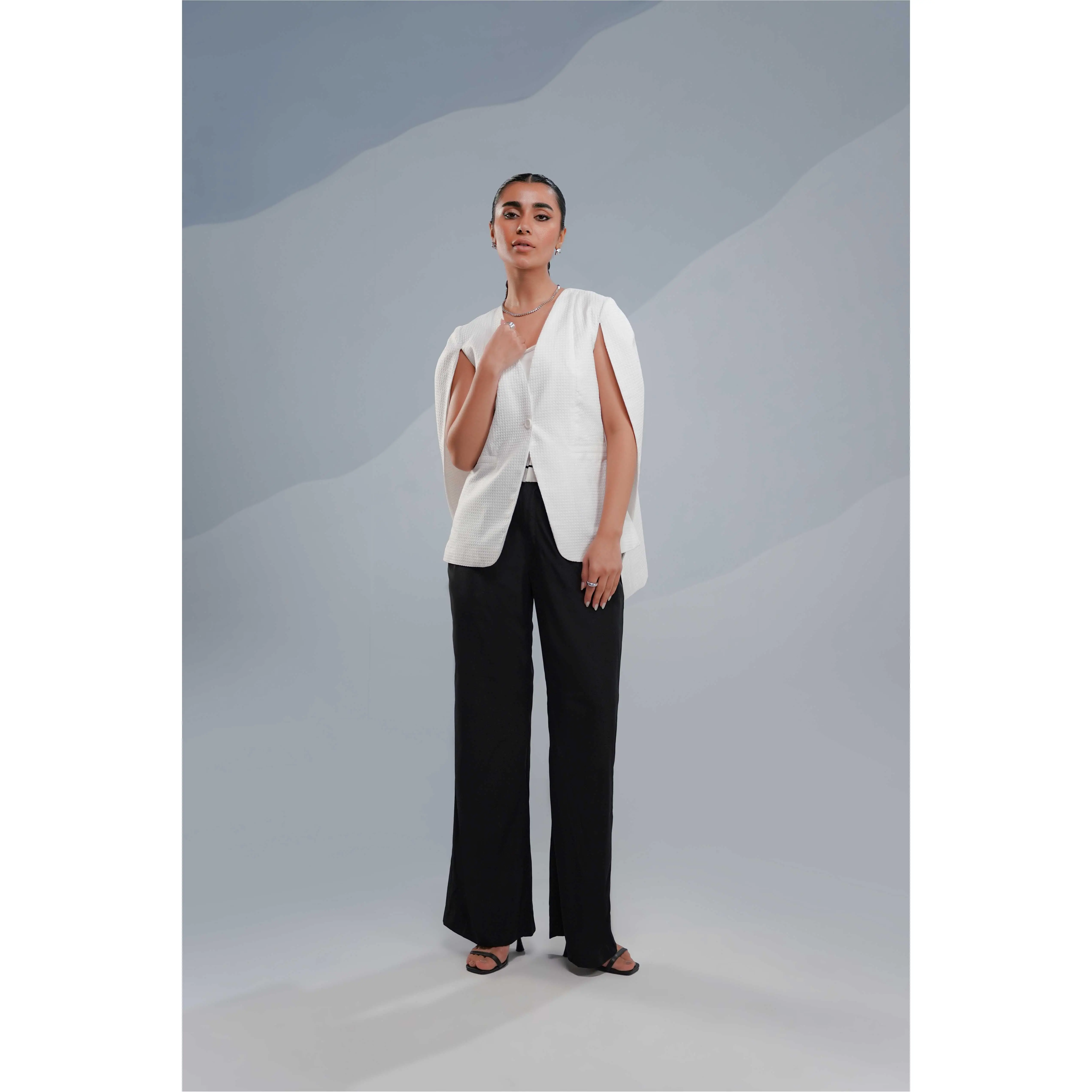Four & Co Women's Textured White Cape Blazer Work Office Wear Jacket Cape Sleeves