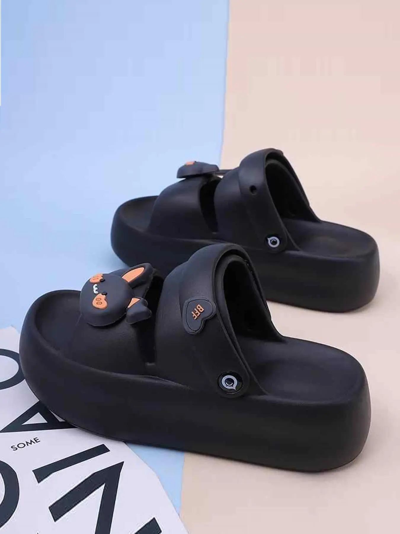 Women's Cute Cartoon Bear Design Slides, Casual Soft Comfortable Home Slippers, Thick Sole Non-slip Slippers for Indoor & Outdoor Wear, Walking Shoes