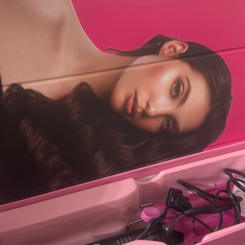 Triple Waver Ceramic Barrel Waver for Up to 400° High Heat with Comfortable Design